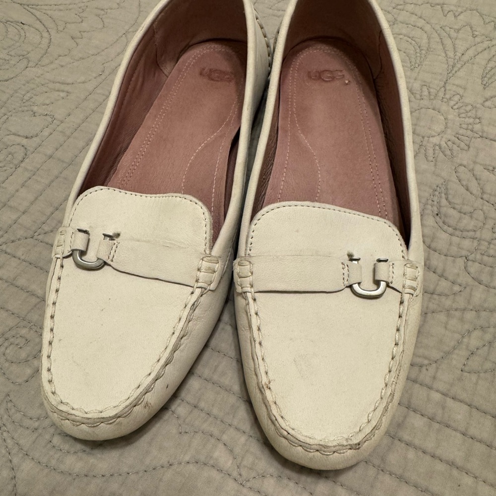 UGG Cream Leather Flats with Moccasin-Style Design